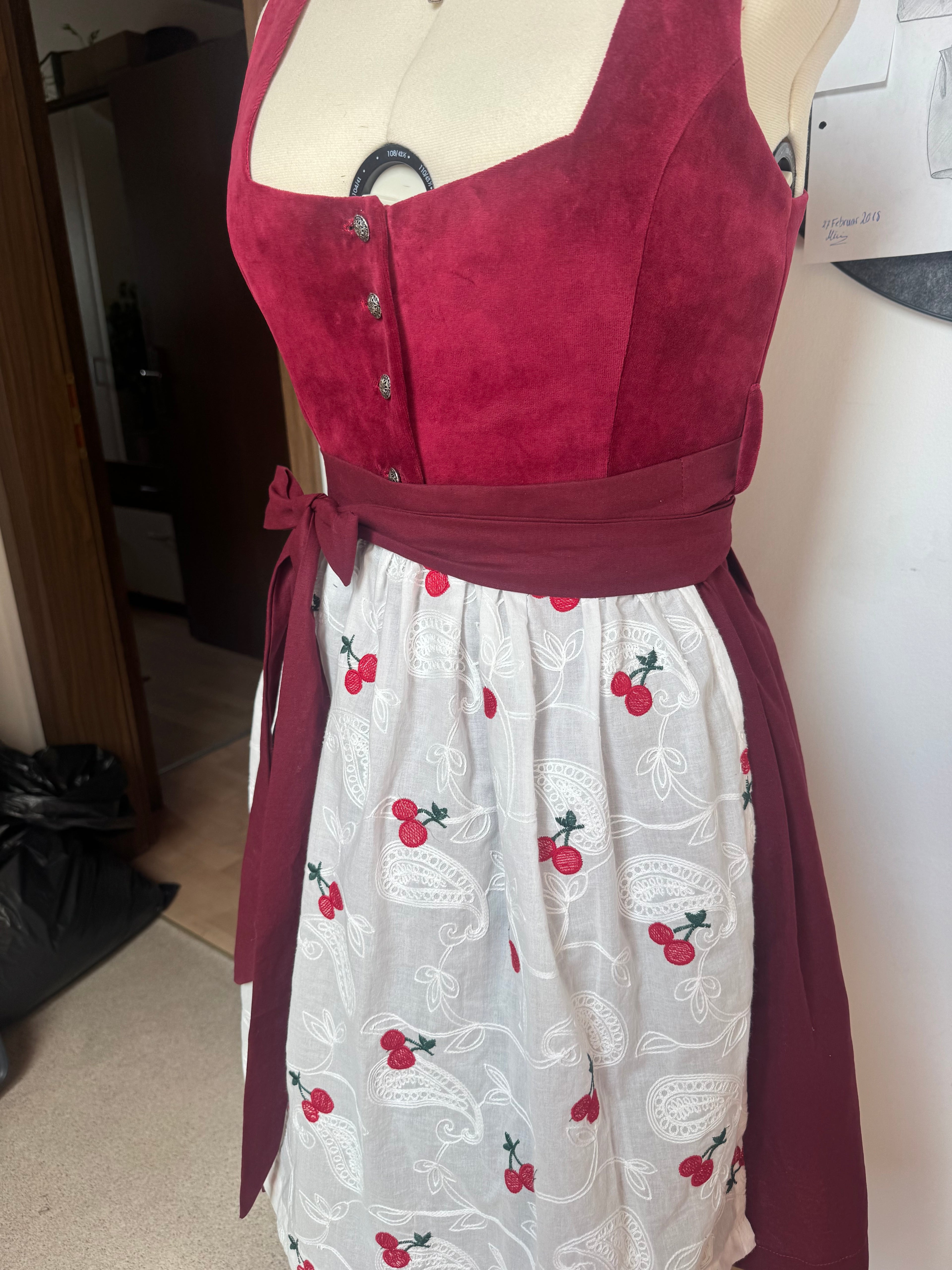 Dirndl "Cherry-Love"